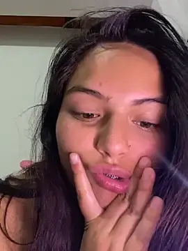 Yuliromer  live sex cam