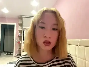 KiraAkira  live sex cam