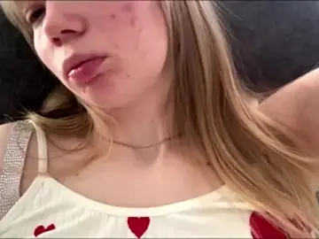 Cherry-piee  live sex cam