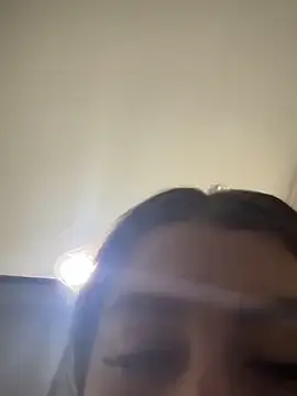 Diamondglow  live sex cam