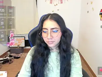 LoveLyy-  live sex cam