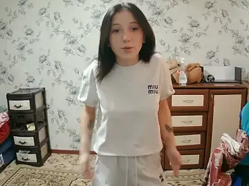 Showmyboobs  live sex cam