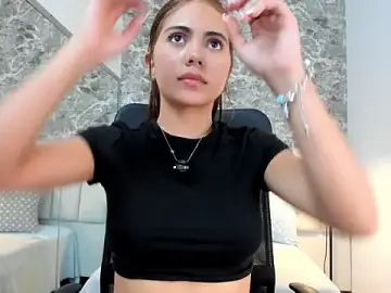 Issa-wollf  live sex cam