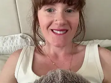 Redheadrosie69  live sex cam