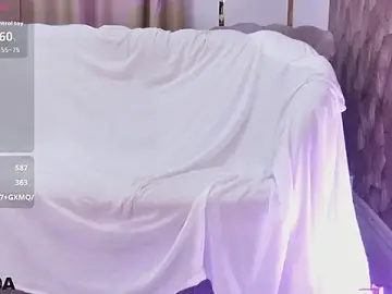 EmelyGlory  live sex cam
