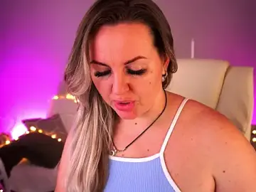 KiraCandyS  live sex cam