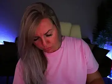 KiraCandyS  live sex cam