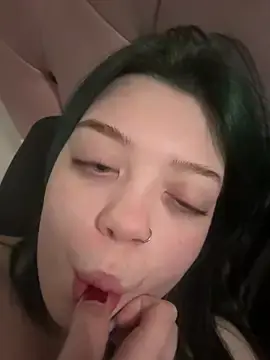 Laineybaby18  live sex cam