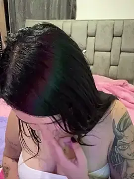 Julietthalu  live sex cam