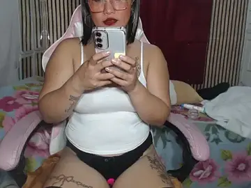 Lyrashane  live sex cam