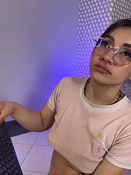 Brigith24  live sex cam