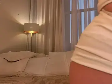 EmiliaDreams  live sex cam