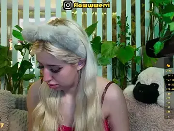 FlowweerGirl  live sex cam