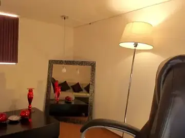Maaiitee  live sex cam