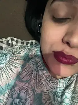 Laila-143  live sex cam
