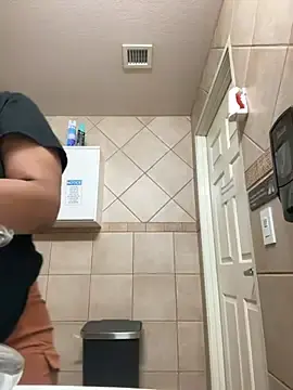 Teila21  live sex cam
