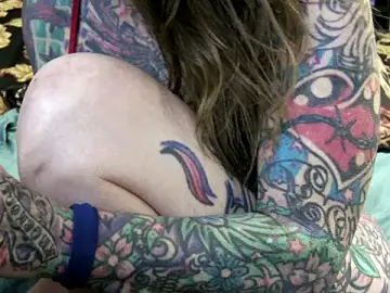 Pamelagunns  live sex cam