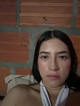 Colombianita222  live sex cam