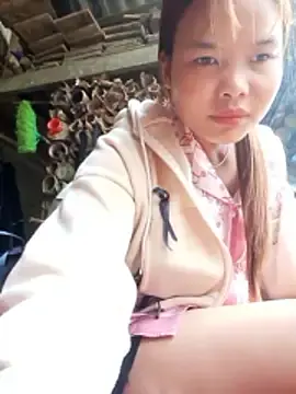 Huyen_x  live sex cam