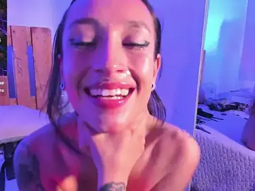 Coral_jonesss  live sex cam