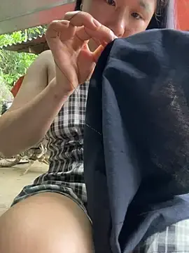 Ly-laxxx  live sex cam