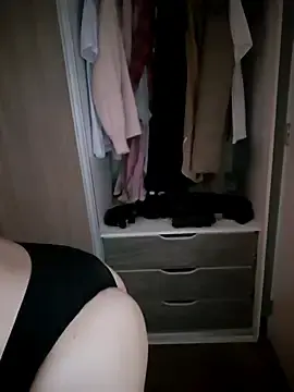Cris_Redd  live sex cam
