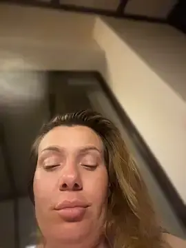 KrisKkiki  live sex cam