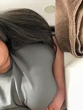 Zuesnova  live sex cam
