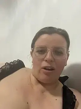 Laura-Loveyou  live sex cam