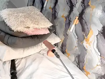 Selena_v  live sex cam