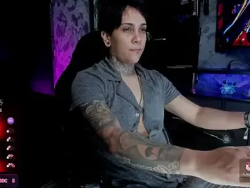ZhoeStrong  live sex cam