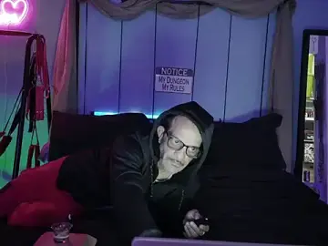 Bellaskeykeeper  live sex cam