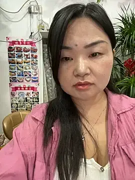 Linerhuahua  live sex cam