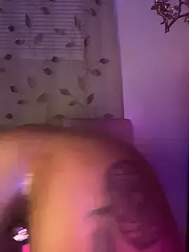Rayemillian  live sex cam