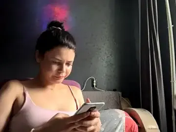 DivinaSaunders  live sex cam
