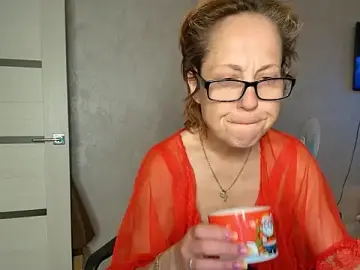 LioraWeiss  live sex cam