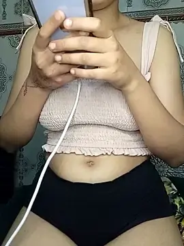 Mmm__A7  live sex cam