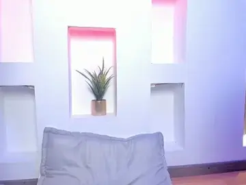 SaraLyynn  live sex cam