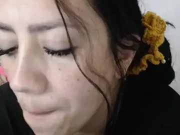 Candy_18  live sex cam