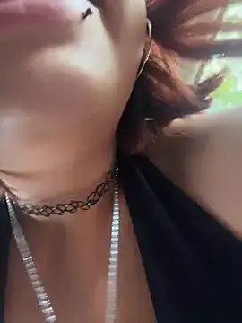 Moan4mona  live sex cam