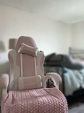 Pennybabyy  live sex cam