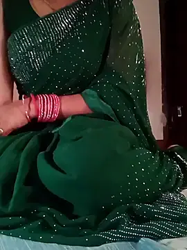 Priyahot2001  live sex cam