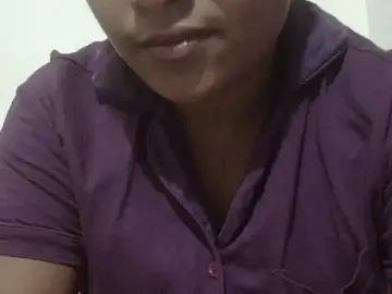 Shekira99  live sex cam