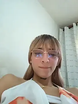 Dani-peggin  live sex cam
