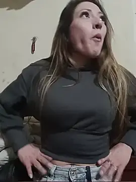 Luucy-Fer  live sex cam