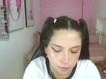 Small_naugthy_  live sex cam