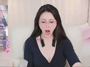 Yanyanyan66  live sex cam