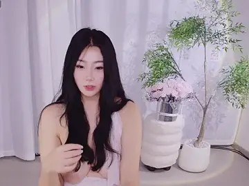 Chole33  live sex cam