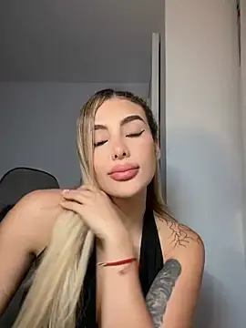 Mi_suk11  live sex cam