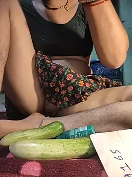 Geeta-143  live sex cam